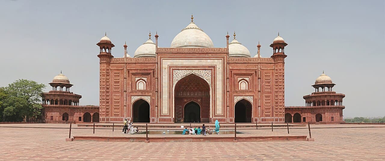 Taj Mahal: History, Architecture, and Why It Was Built